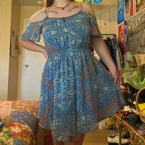 colorful paisley print midi dress! 💟🪩